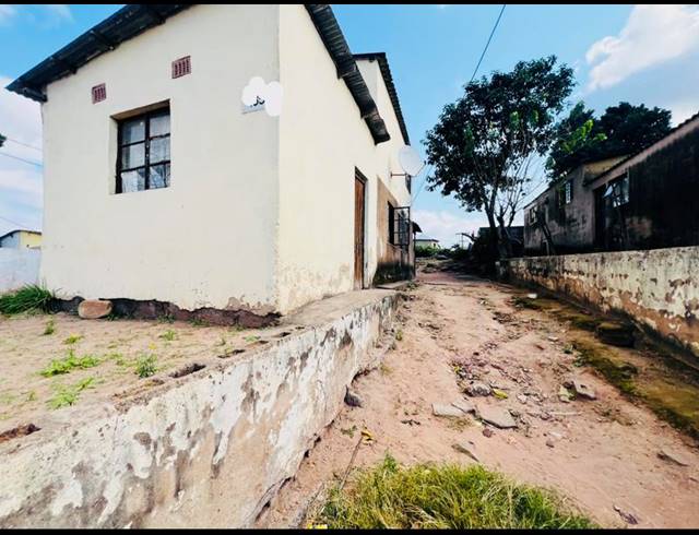 2 BEDROOM HOUSE FOR SALE IN KWANDENGEZI